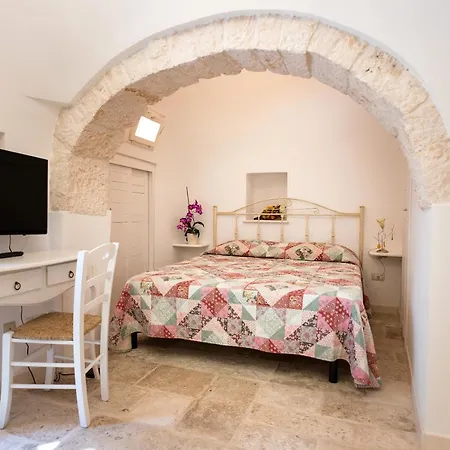 Trullo Giardino Fiorito *