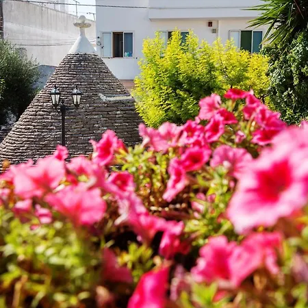 Trullo Giardino Fiorito Alberobello